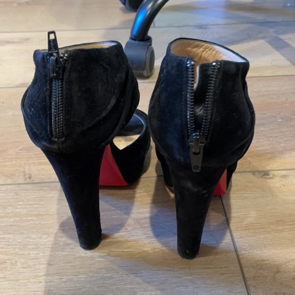 Suede Christian Loubotin Shoes size 39.5. - Picture 4 of 6